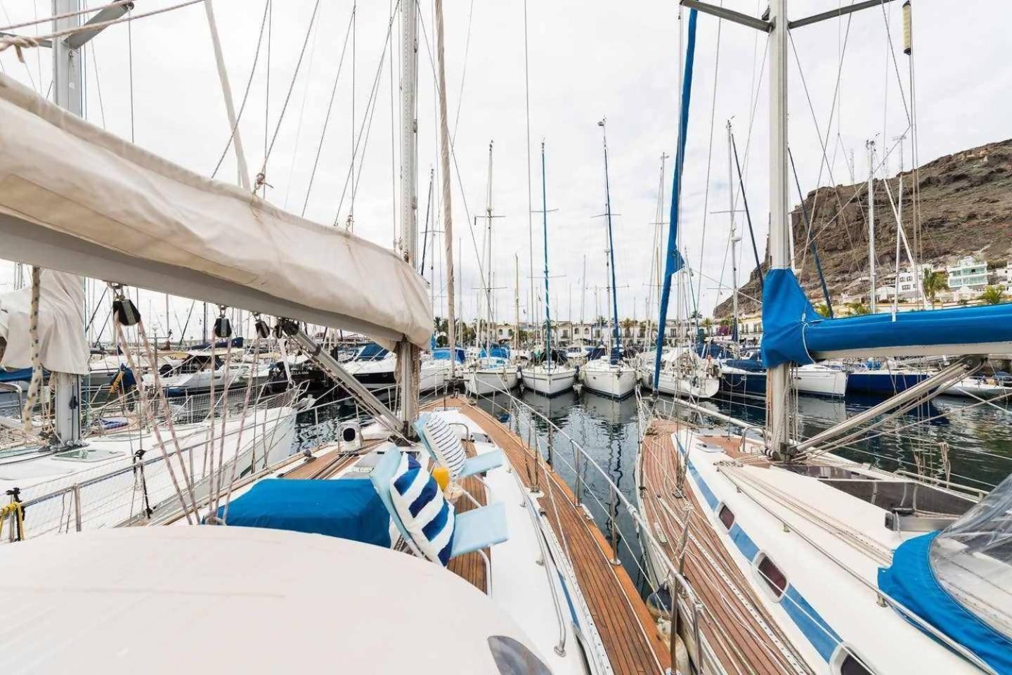Precioso Yate En El Centro Del Puerto De Mogan 호텔 외부 사진